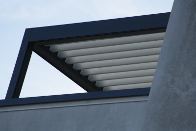 Waarom de lamellenpergola de vaste overkapping vervangt